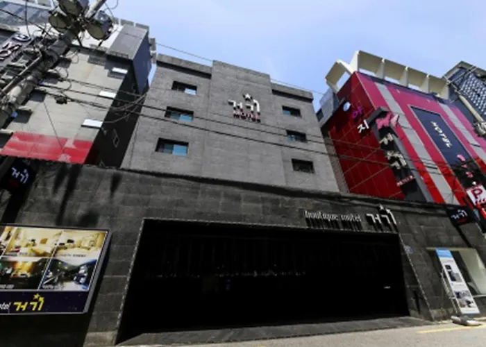 Gugi Motel