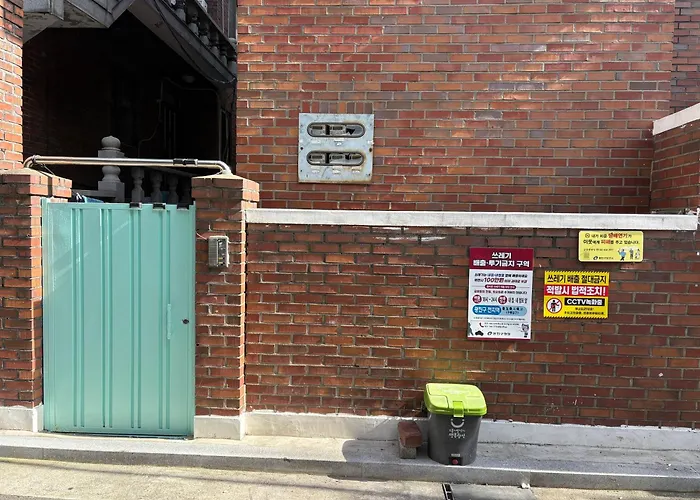 Konkuk Univ & Sungsu The Cozy Stay 1-Minute Walk From Konkuk Univ Station
