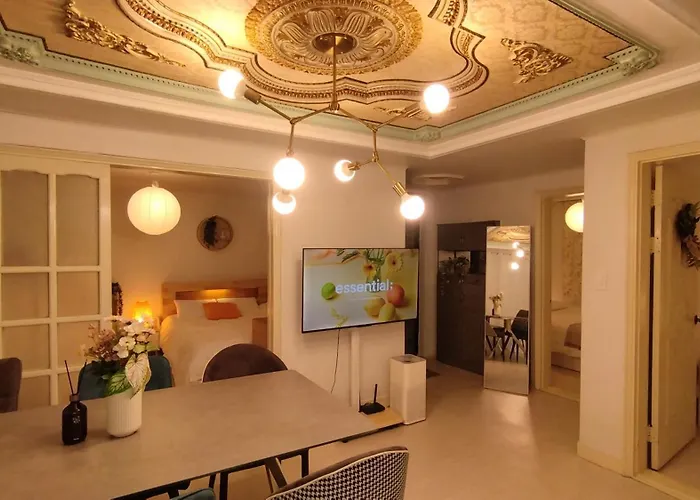Ahyeon Ewha 3Rooms 5Beds House