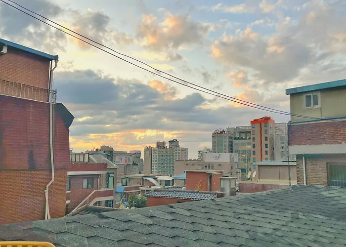 Private House Of A Newlywed Couple In Sinchon