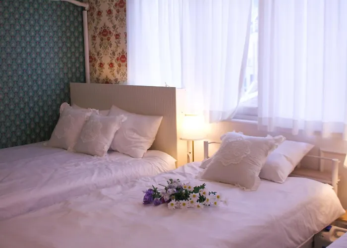 Central Hongdae Red Road Stay 4 Beds, Near Mangwon & Sangsu