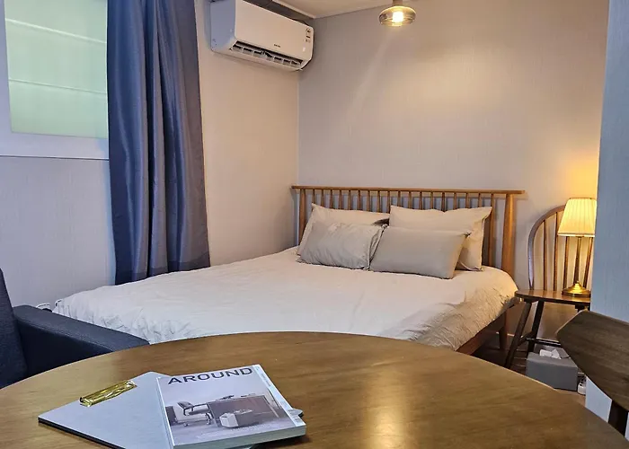 Hwagok Ham Stay, Hongdae 20 Minute