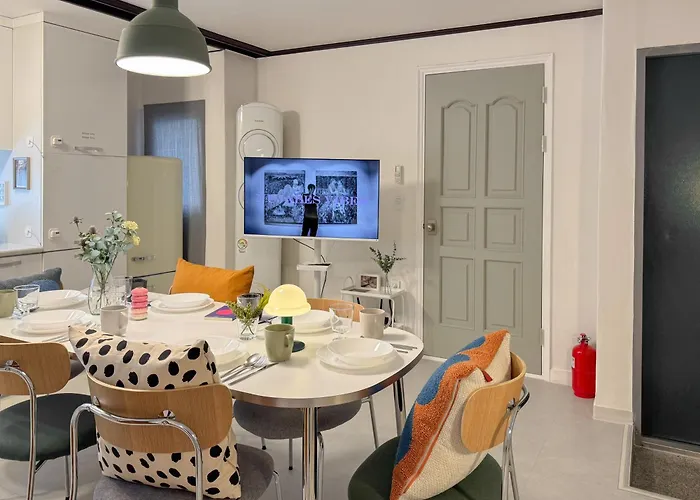 Hongdae Hapjeong 3Br Apartment For 4 To 8 People