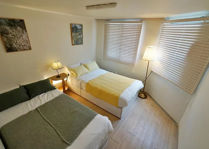 2Room, 6 People, Myeongdong, Itaewon, Seoul Station