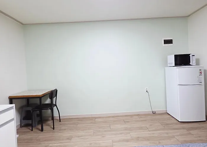 J 9-Minute Walk From Nakseongdae Station, Quiet Neighborhood Studio