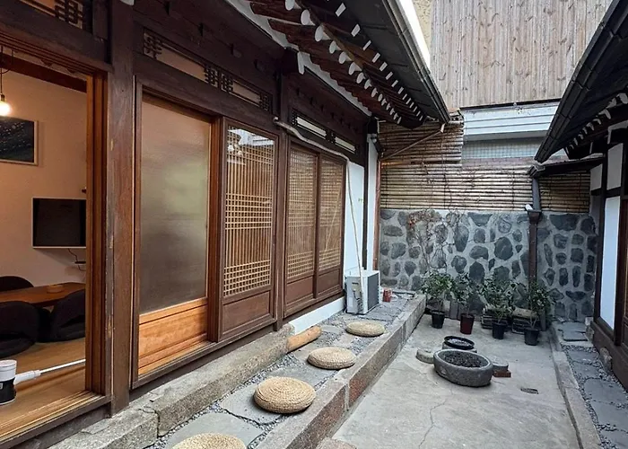 Dadok Hanok Comfort And Calm In The Heart Of Seoul