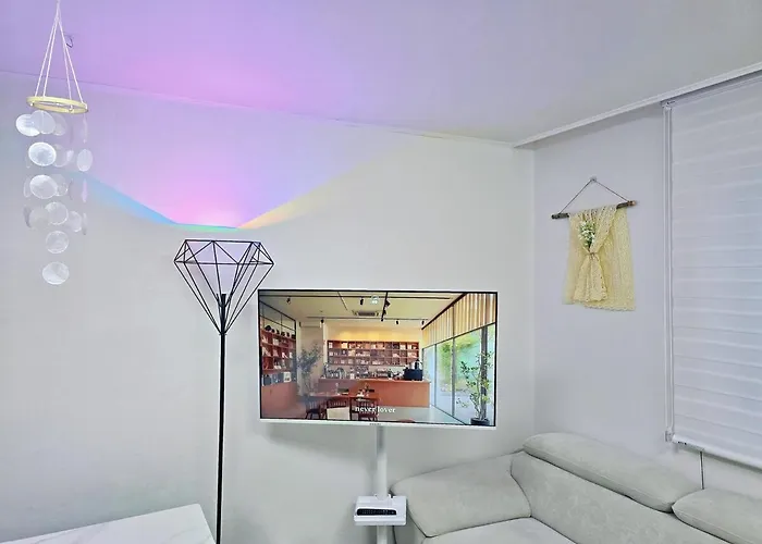 5 Minutes Walk From Cheongdam Station 8 Minutes From Gangnamgu Office Station