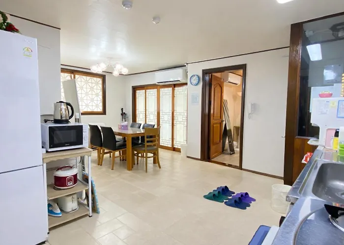 Aroha House For Foreign Guests Only