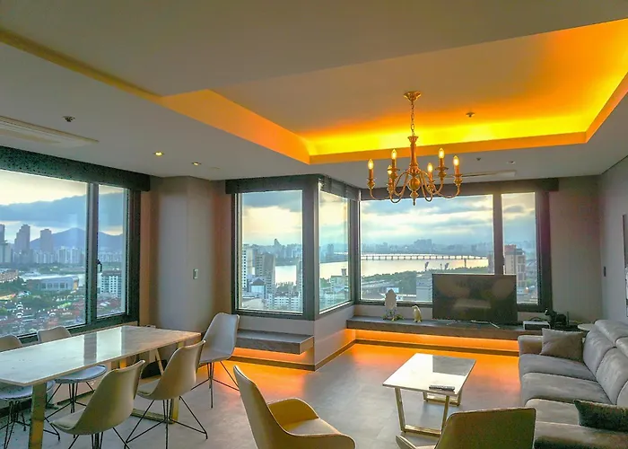 Landmark Views Namsan, Lotte Tower & Hanriver