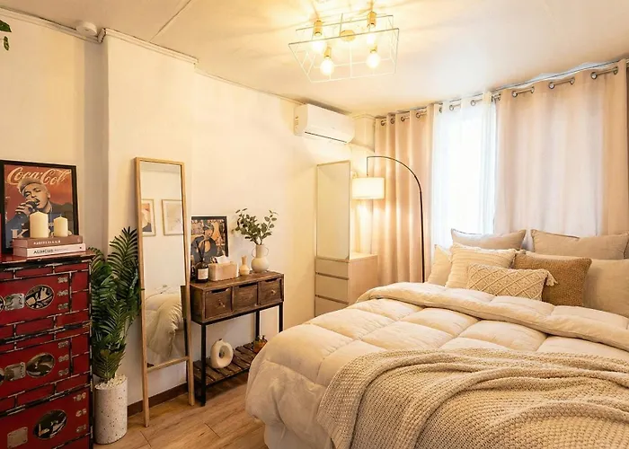 Chillpop Stay, Sinchon Station, 1F, 4Ppl, 2Br, Hongdae, Private