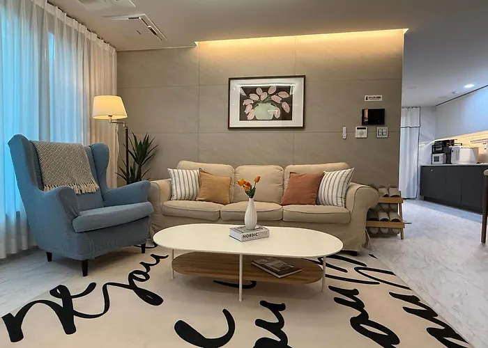 Newly Opened - Auryeon - 7Min Walk From Yeonsinnae Station Line3, 6, Gtx-A, Neat&Cozy,Free Parking, Wifi, Netflix