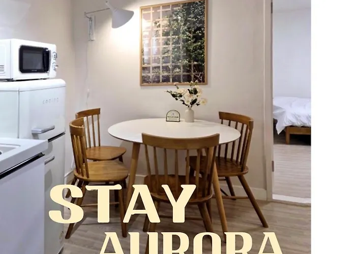 Stay Aurora#서울역차로5분#남영역도보8분#숙대입구역 도보10분#숙소근처 맛집리스트 제공#K푸드탐방#경복궁#명동#이태원#홍대#1층#호텔급침구