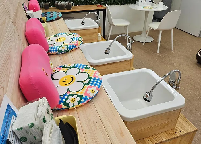 #Ddingsang Stay#띵상스테이#신축#3Room 4Bed#Max 6P#풀옵션#무료주차#공항픽업#한방족욕#웰컴드링크#명동#서울역#동대문#Fully Furnished Apartment#Welcome Drink#Airport Pickup#Free Parking#Korean Foot Bath