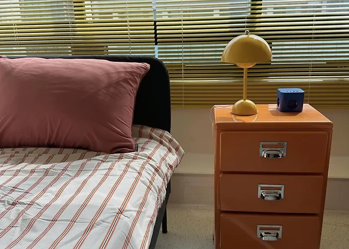 Latte Chacha Stay - 1 Min Walk To Hongdae Station - Free Luggage Storage