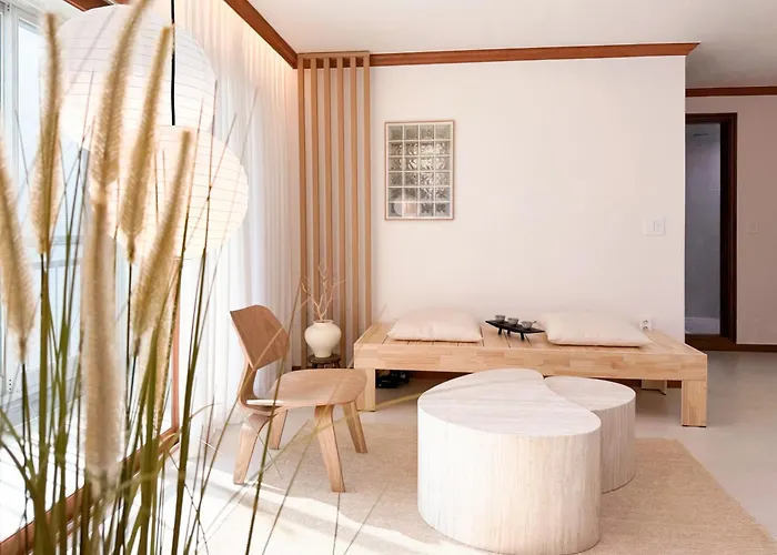 Joseon Calm, 1 Min To Station Near Hongdae, 3Br, 5Beds, 2Baths