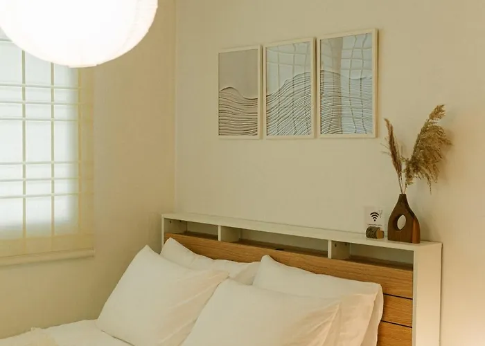 Soft Minimal 2Br Home Near Dongdaemun, 2 Stops To Myeongdong