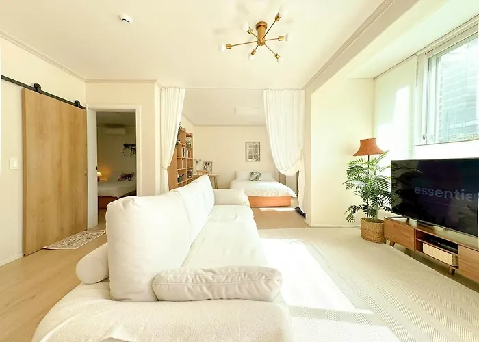 Warmstay Yongsan Central Seoul Family Home