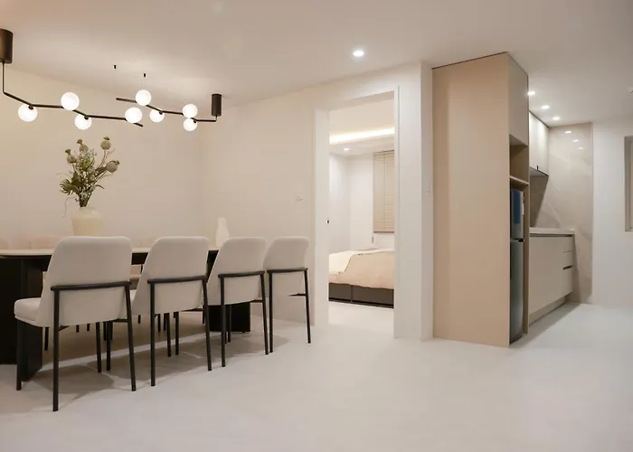 Grand 3Br Familty House - 5 Beds