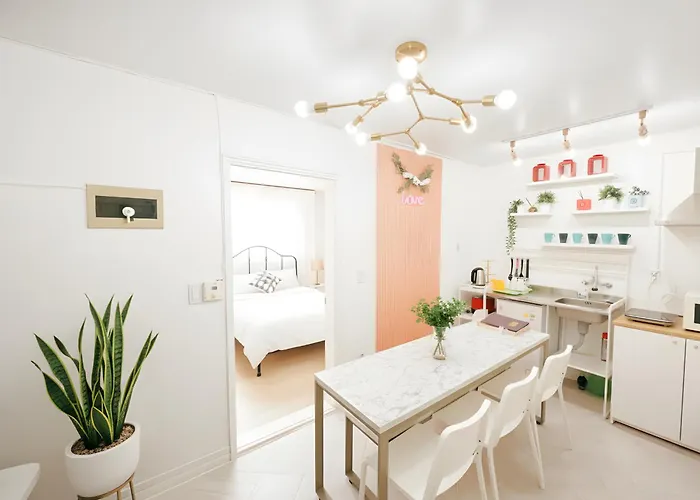 Seoul City Certified, Hongdae 2Min, 2Br-1Lr Apt