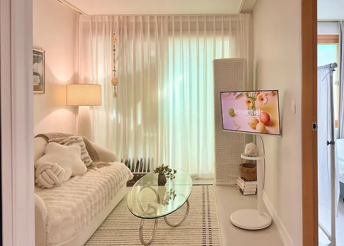 성수 Stay Ando I 햇살가득 최대7인 3Br 4Bed 무료짐보관 무료주차 가족여행