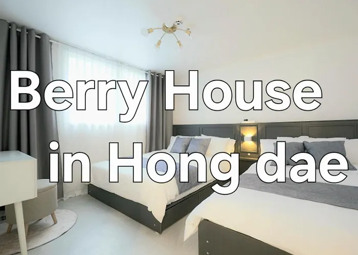 Berry House#홍대역3번출구도보1분#1층평지#최상의위치#무료짐보관#4인기본숙소