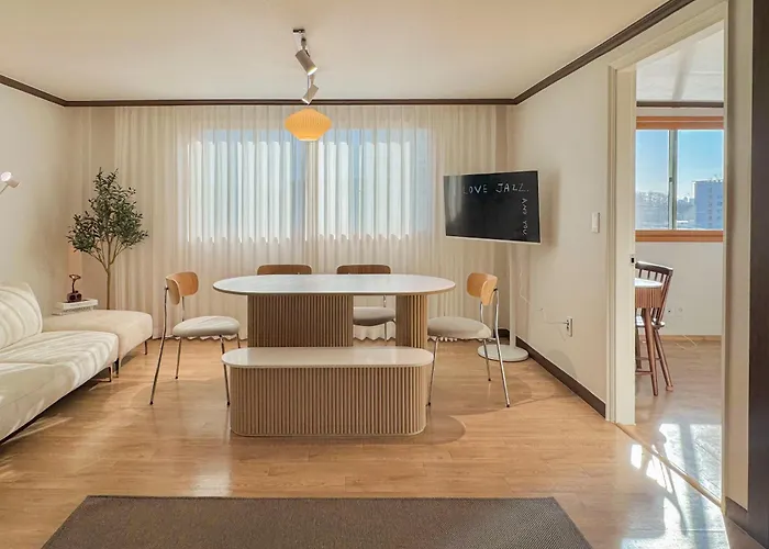 Hyehwa Myeongdong Naksan Kpop 3 Bedroom 1 And Half Bathroom