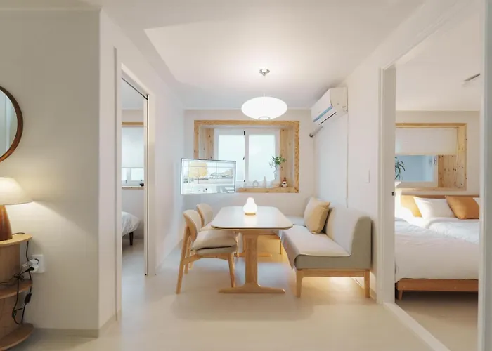 New#Hyehwa Station#Hansung University Station #3 Rooms 7 People#Jongno#Changgyeonggung Palace#Naksan Park#Bukchon Hanok Village#Jongno#Dongdaemun#Myeongdong