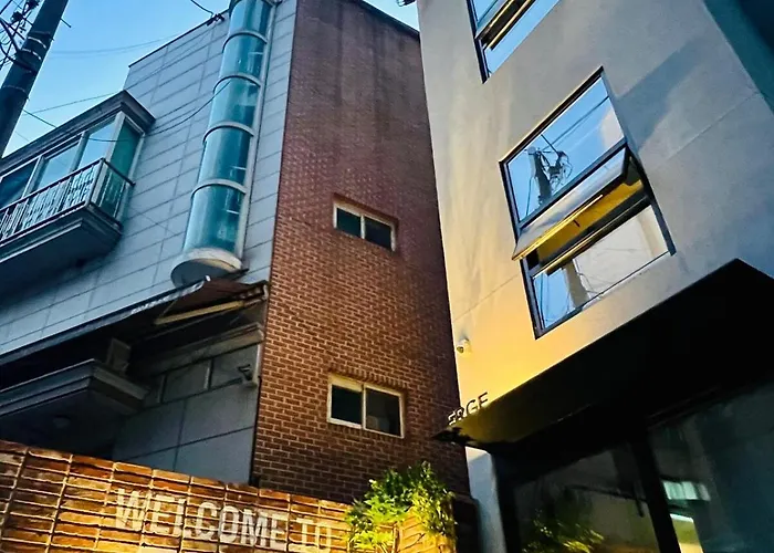 Boutique Stay Frge 60Sqm, 4Pax, Ddp, Local Markets