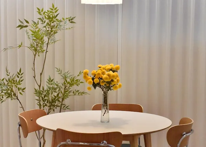 Hongdae Station ,10 Minutes On Foot,Cozy House With Artistic Sensibility