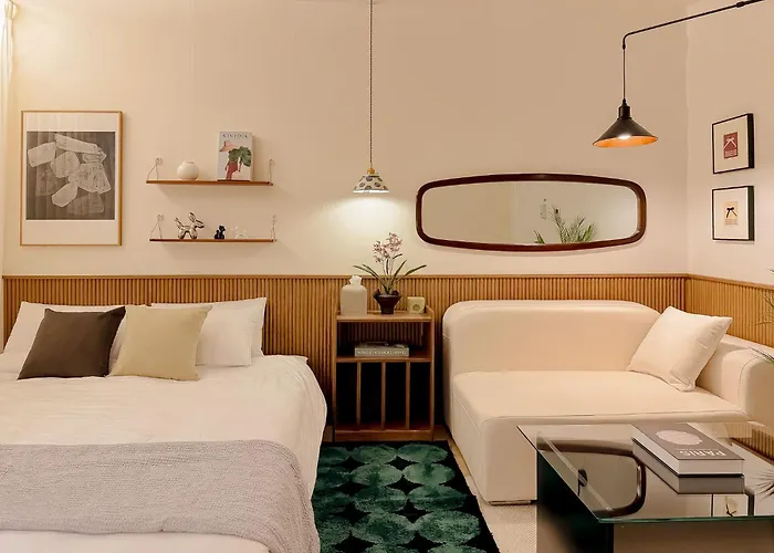 Gangnam Coex Apgujeong Rodeo Garosu-Gil Gangnam Plastic Surgery Clinic Itaewon 30 Minutes