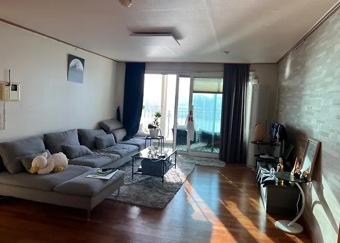 Un Village With River View, Seoul, Free Parking, Hannam