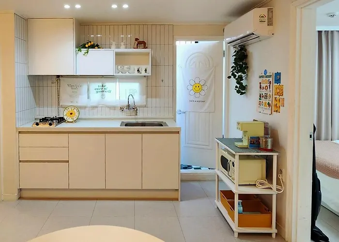 Special Offer!! Arex Line, 2 Min Walk To Dmc, 1 Stop To Hongik University, Seoul Travel