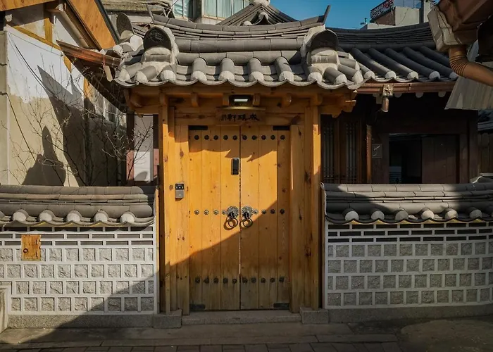 30 Seconds From Dongmyo Station Private Hanok Exclusive Use Ddp Cheonggyecheon Dongdaemun Selected As An Excellent Hanok Maximum 5 People