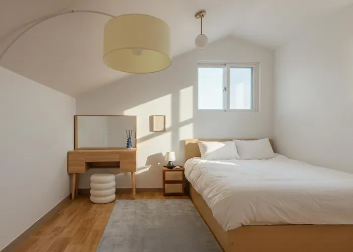 Stay Daon 10 Mins To Arex Hongdae Station Private 4 Bedroom House With 4 Queen Beds