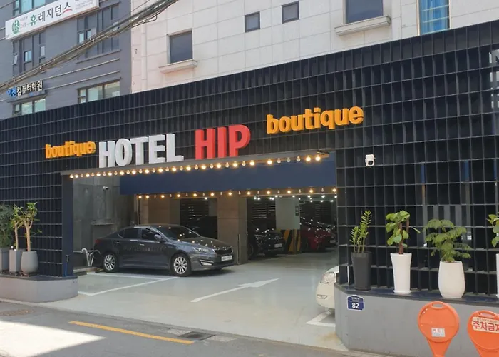 Hip Hotel