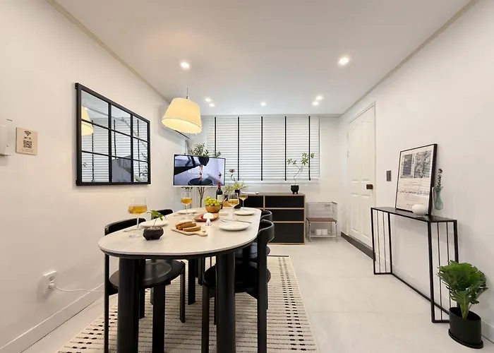 Gangnam , Seonjeongneung Station 7Minute Walk , Gangnam Office , Seonghyung , Line 9 , Sinbundang Line