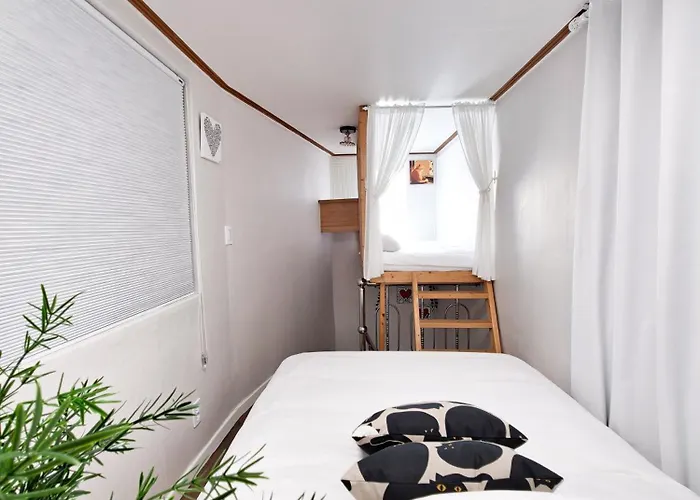 Seoulstayon Blue Door Loft