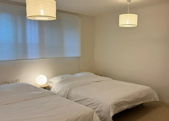 New Open 7-Min Walk From Dmc Station, Airport Railroad Direct Line, Hongdae Entrance Station 1 Stop, 3 Bedrooms, 1 Bathroom