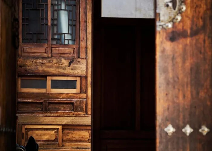 Award-Winning Private Hanok With Atrium - Central Seoul