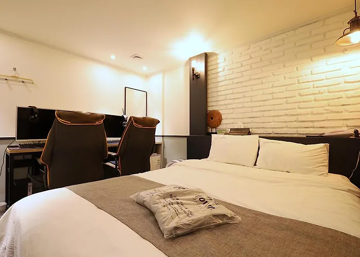 Hive Hotel - Formerly Hotel Yolo