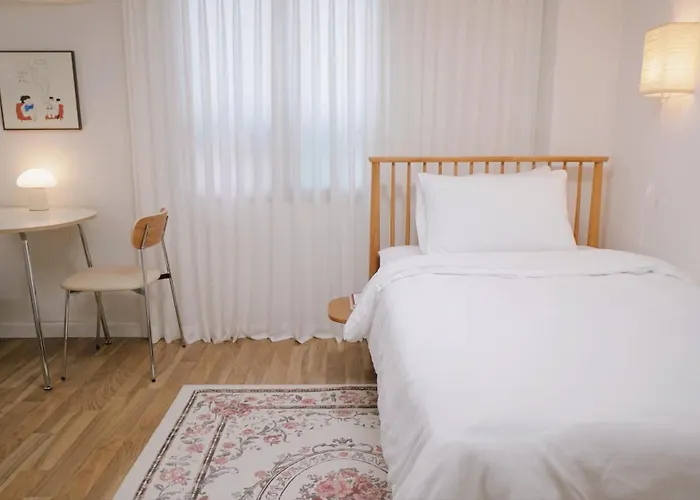 5 Min To Seoul Station, 1Beds, 1Baths - Stay85