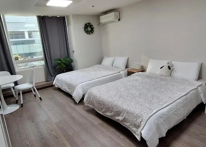Private Accommodation Near Hongik University Station