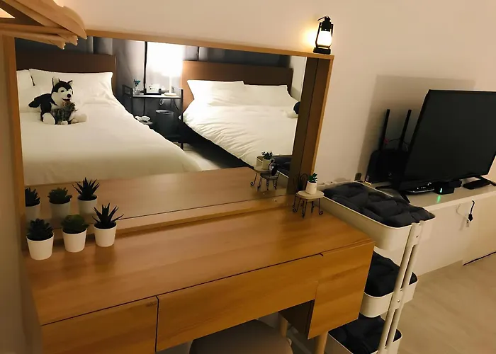 Smart Home -5 Min Walk From Hongik Univ Exit3 2 Room, 3 Beds ,Max 6 Ppl, 2Nd Floor