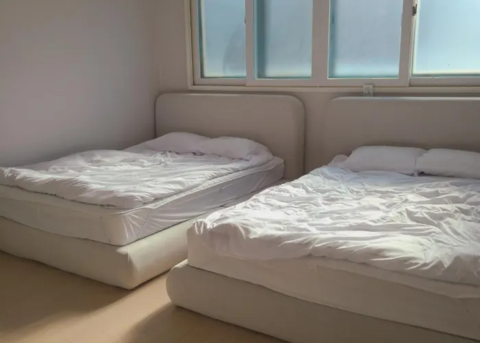 Comfortable 3-Room Accommodation In Namguro Station