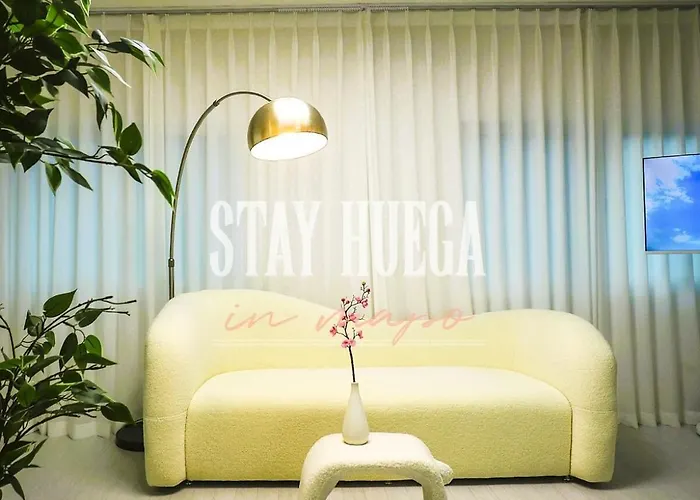 Premium Spacious House,Hongik University 1 Stop,Hapjeong Station 3 Minutes On Foot,Free Laundry And Drying,Good For Family And Friends Gathering,3R4B,9 People