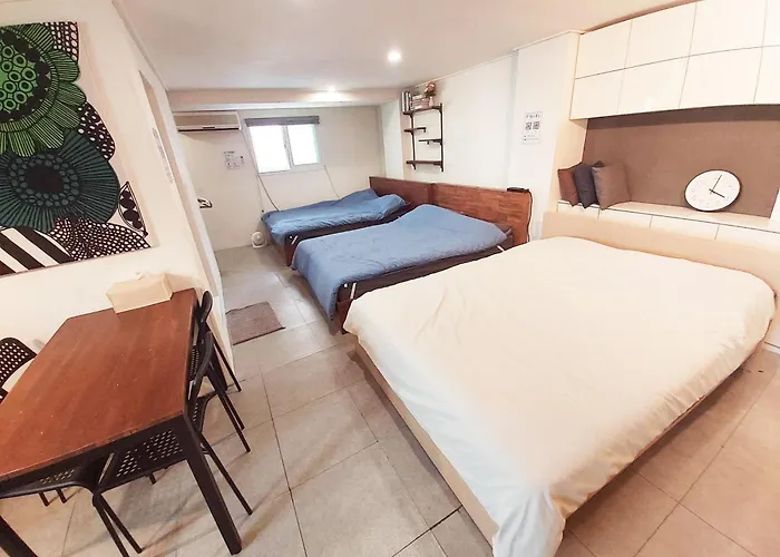 Blue Boat Hostel Myeongdong