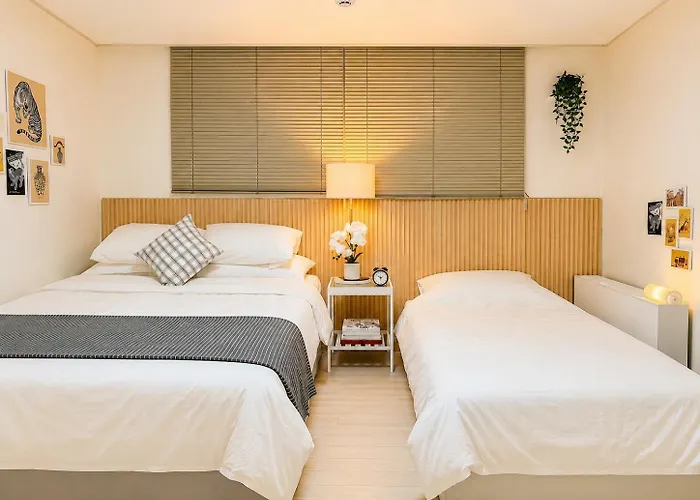 Hongdae,Yeonnam 10 Min Quiet Family 2Br Direct Icn Bus 5 Min Walk
