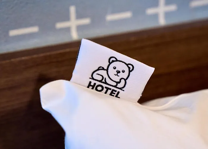 Hyuzen Hotel - 휴젠