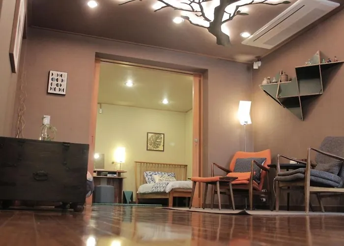 Entire House In Hongdae