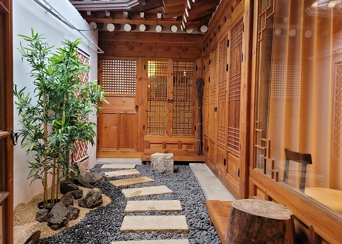 Awik Hanok Stay